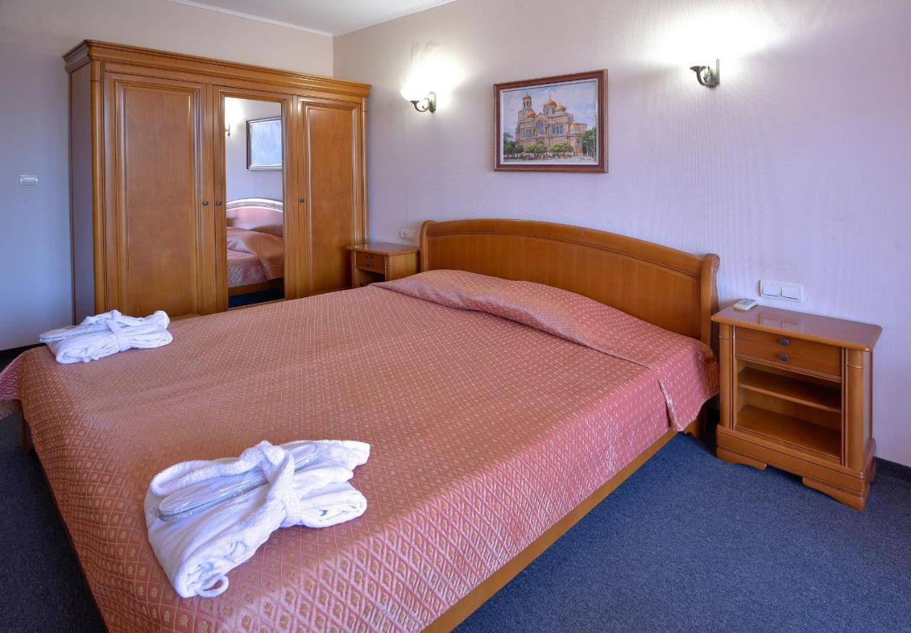 Estreya Residence Hotel And Spa 圣君士坦丁和海伦那 外观 照片