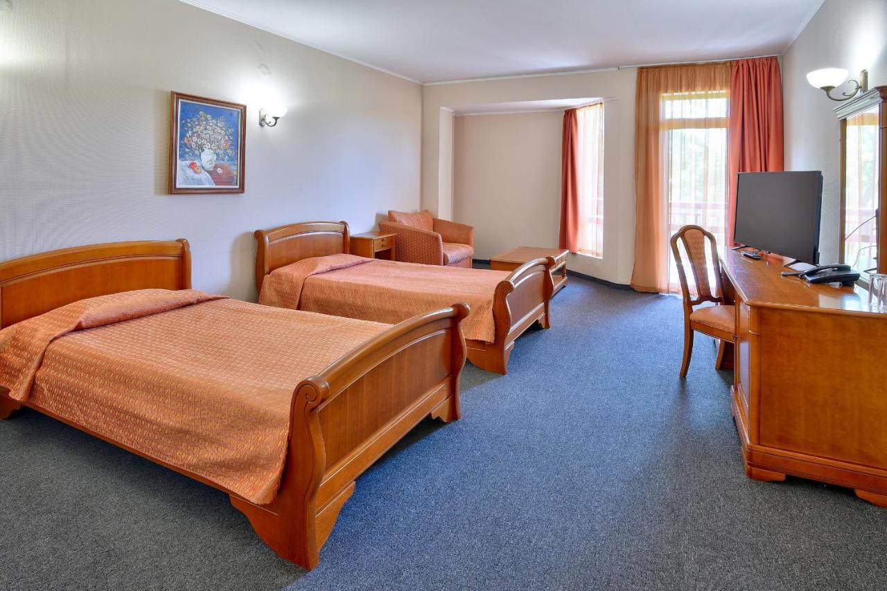 Estreya Residence Hotel And Spa 圣君士坦丁和海伦那 外观 照片