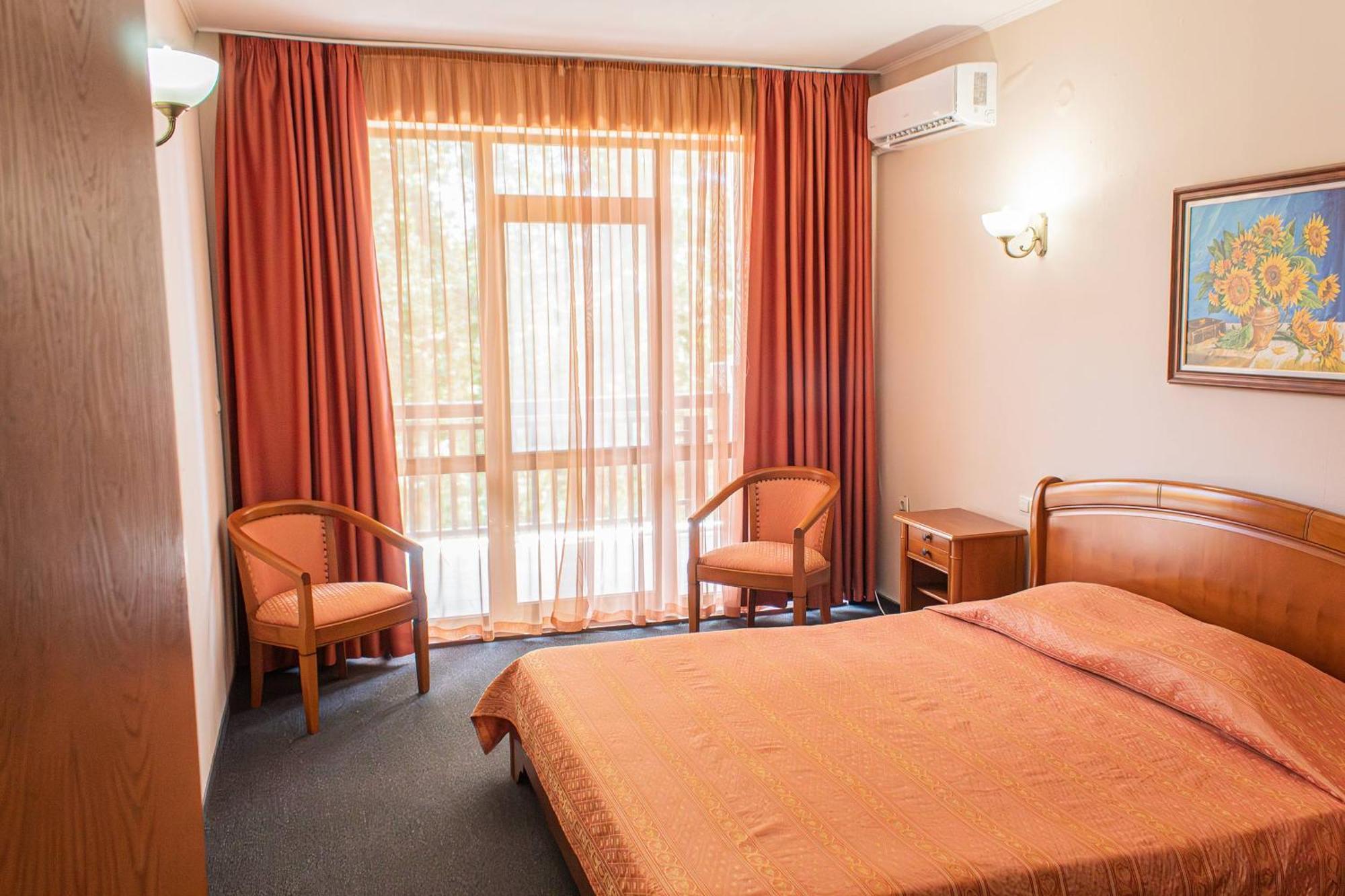 Estreya Residence Hotel And Spa 圣君士坦丁和海伦那 外观 照片