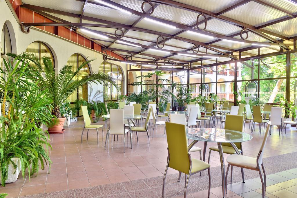 Estreya Residence Hotel And Spa 圣君士坦丁和海伦那 外观 照片