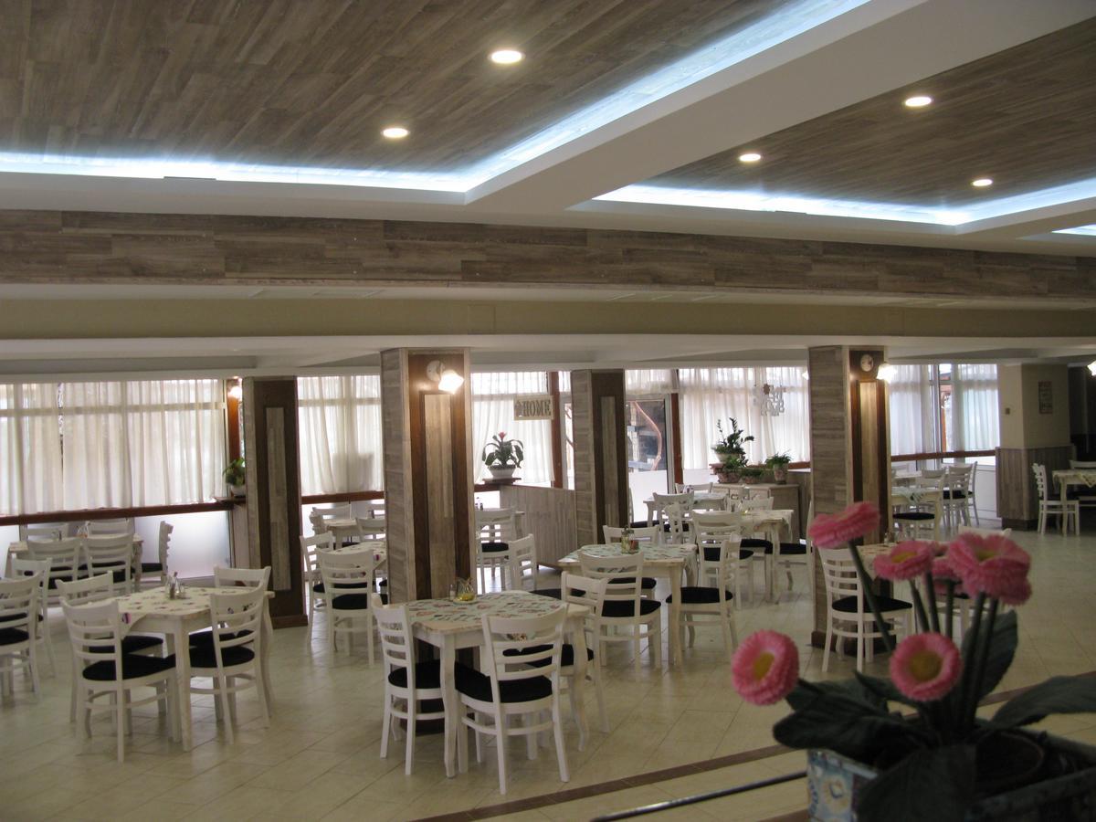 Estreya Residence Hotel And Spa 圣君士坦丁和海伦那 外观 照片
